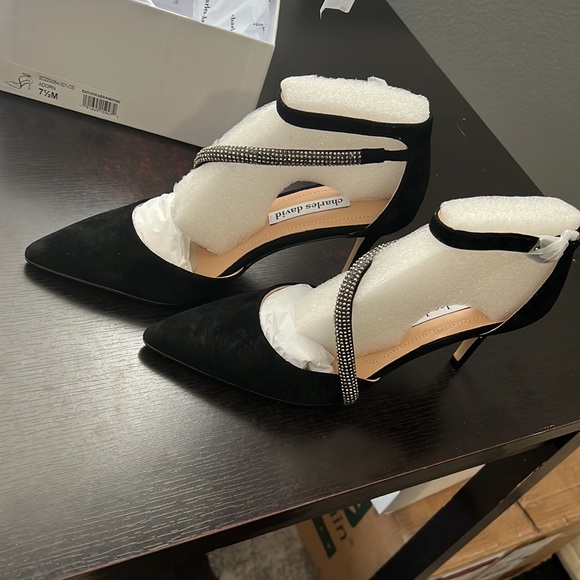 Charles David Women's Adorn Pointed Toe Pumps...MSRP $219 - Picture 4 of 6